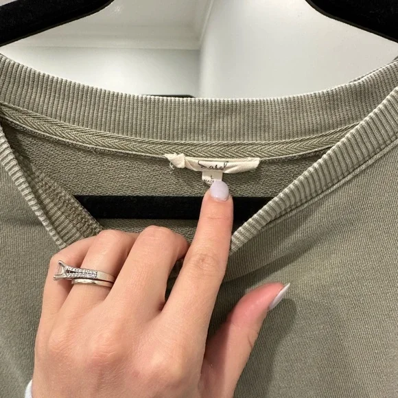 Long sleeve crop fitted top - Picture 3 of 3